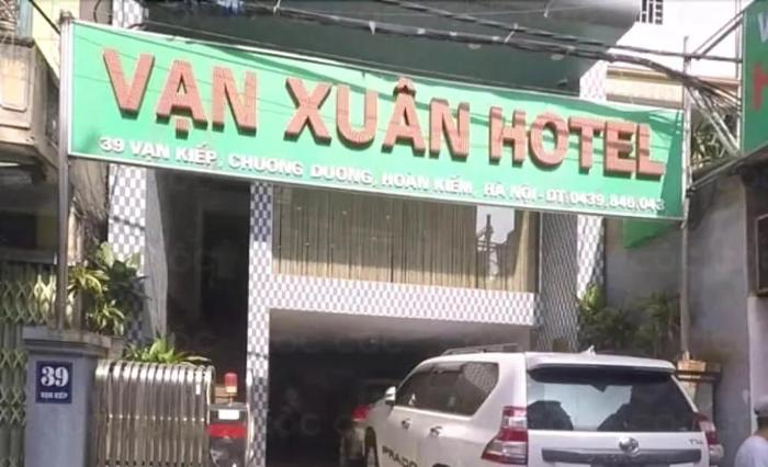 van xuan hotel hn by bay luxury