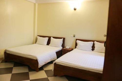 van xuan hotel hn by bay luxury