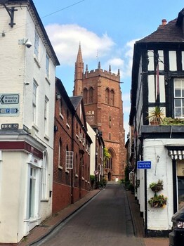 the golden lion inn