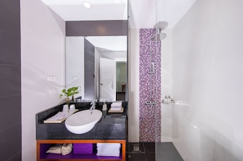 emm hotel hue