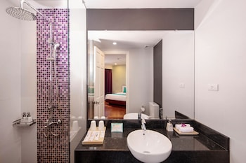 emm hotel hue