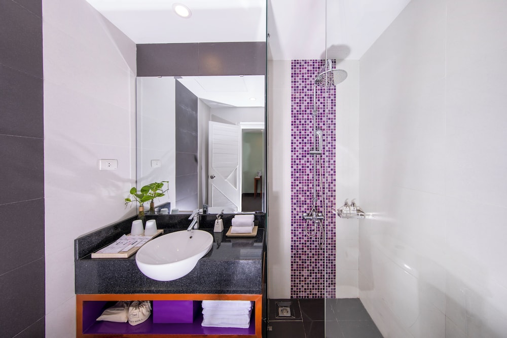 emm hotel hue