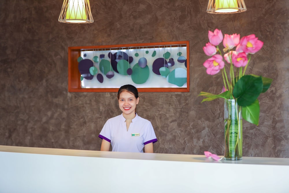 emm hotel hue