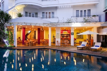 emm hotel hue