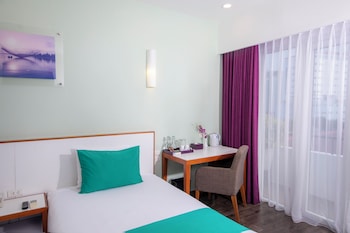 emm hotel hue