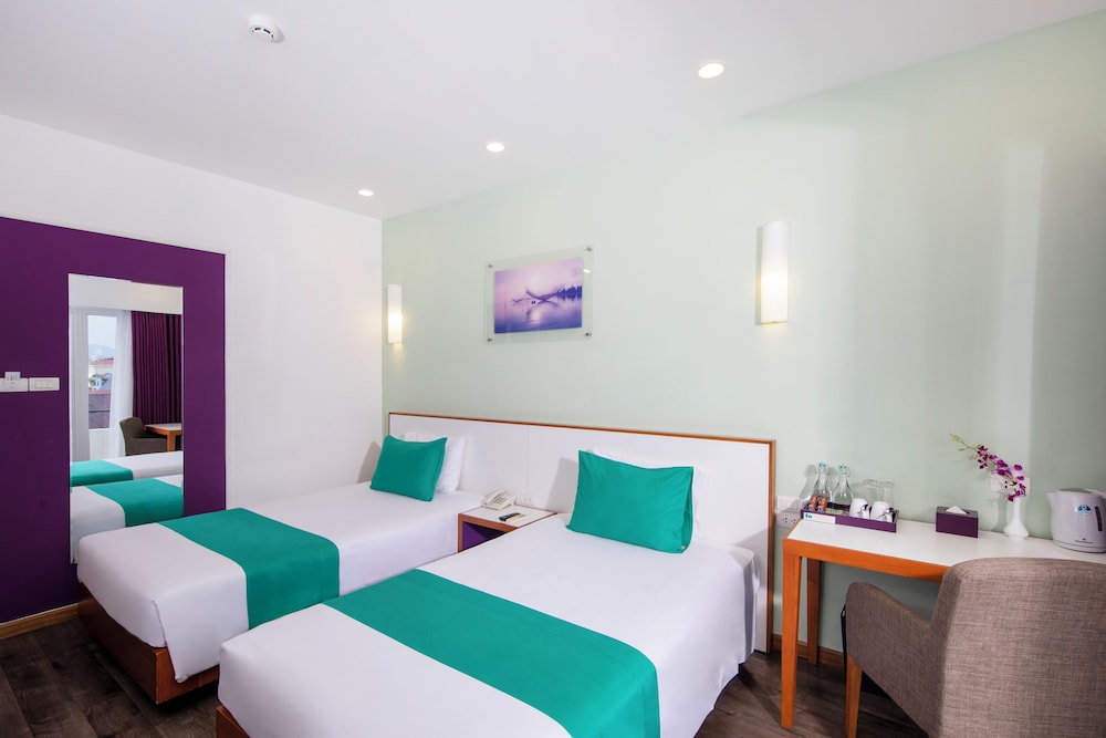 emm hotel hue