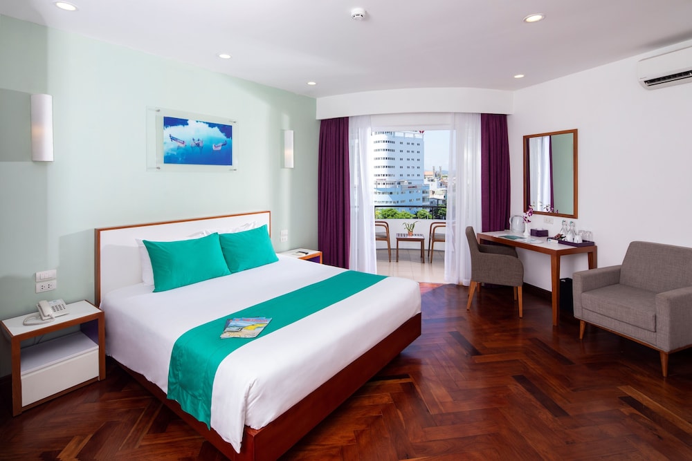 emm hotel hue