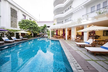 emm hotel hue