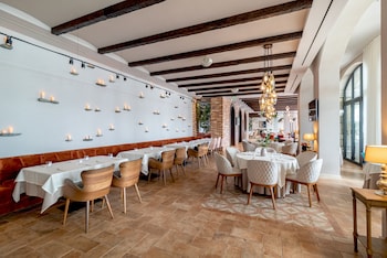 villa chinka by astor garden hotel