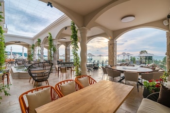 villa chinka by astor garden hotel