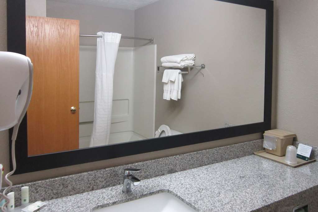 quality inn nashville bloomington