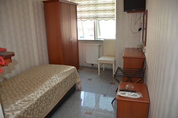 Sadikoglu Oteli,Near Atapark,2 star