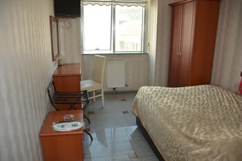 Sadikoglu Oteli,Near Atapark,2 star