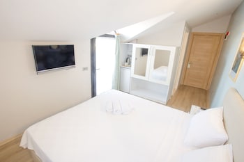 pharos boutique hotel