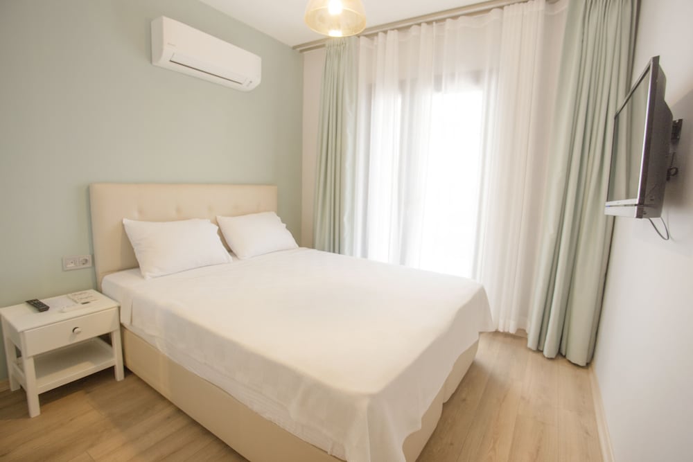pharos boutique hotel