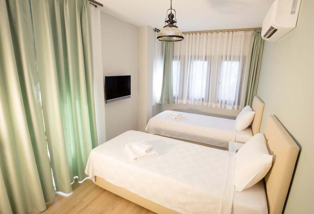 pharos boutique hotel
