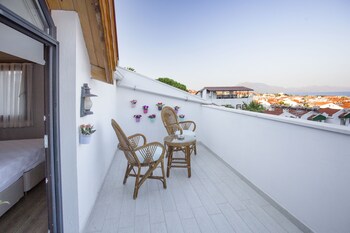 pharos boutique hotel