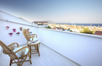 pharos boutique hotel