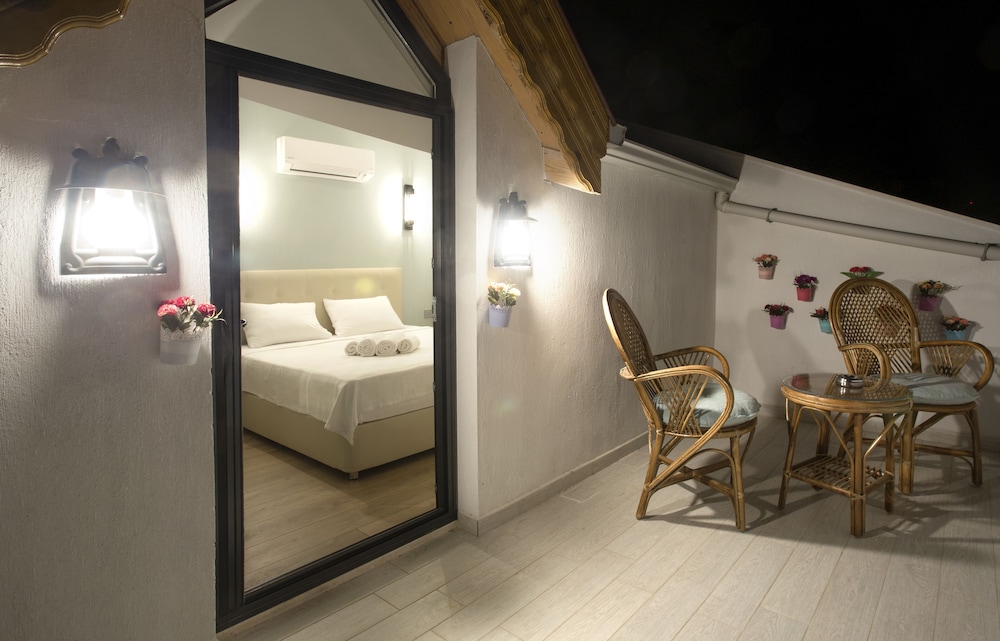 pharos boutique hotel