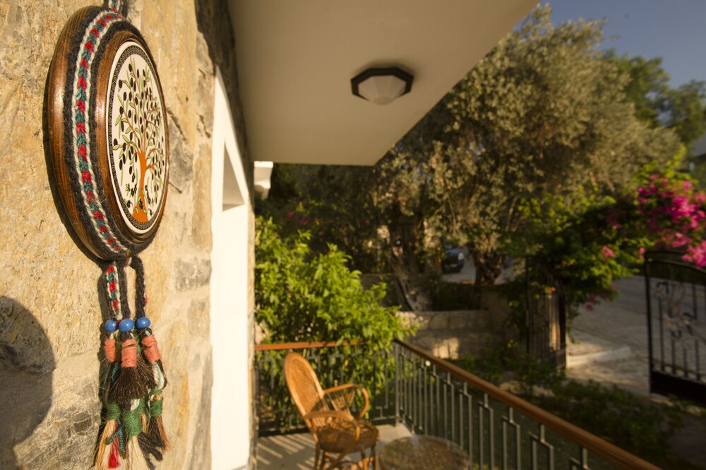 pharos boutique hotel