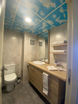 pin suites