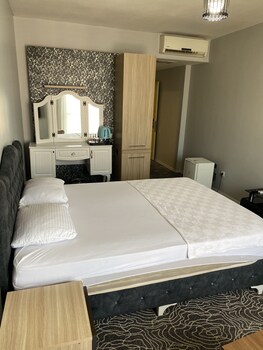 pin suites