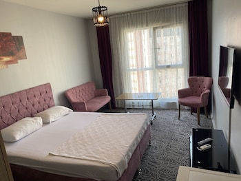 pin suites