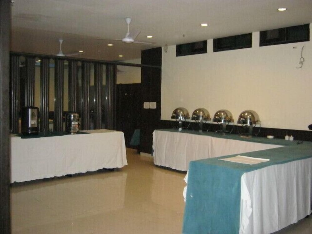 hotel meridian plaza