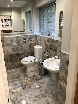 barncroft luxury guest house