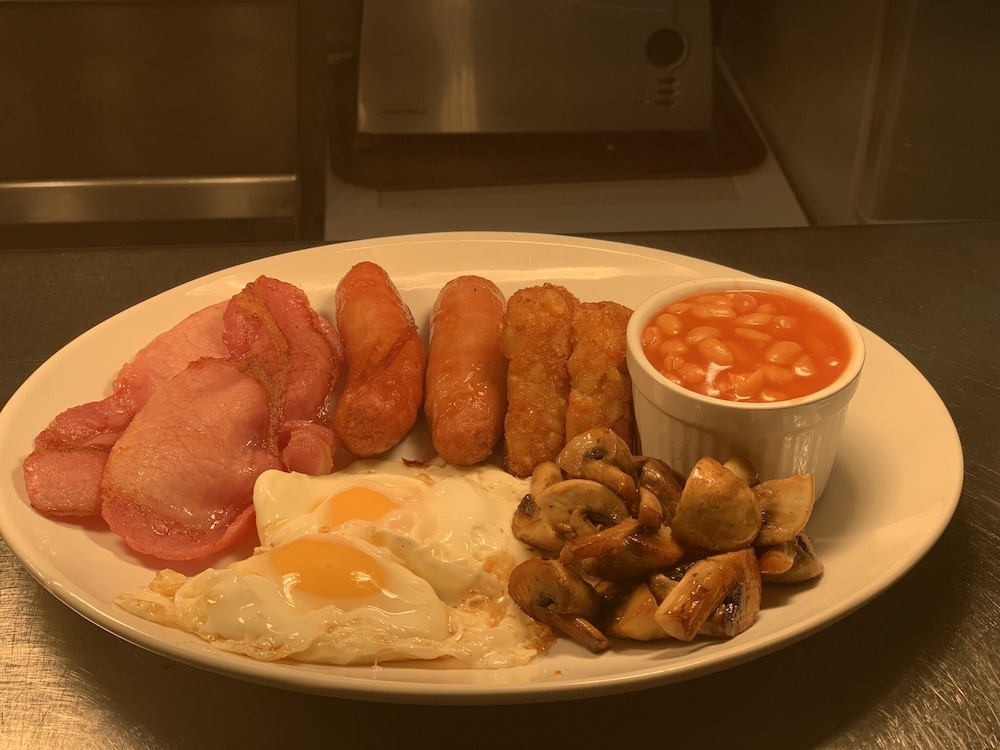 the dog and doublet inn