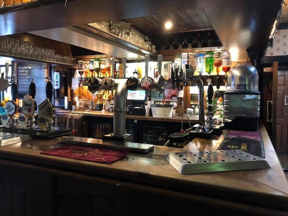 the dog and doublet inn