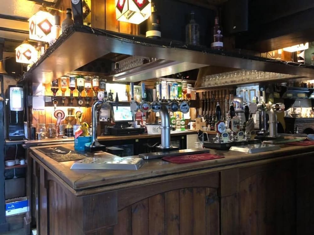 the dog and doublet inn