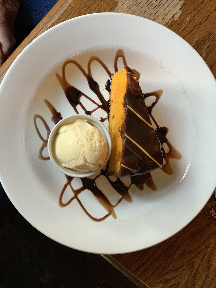 the dog and doublet inn
