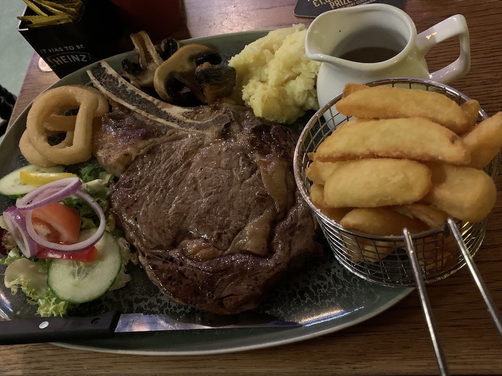 the dog and doublet inn