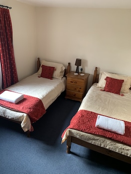 the dog and doublet inn