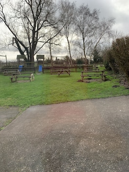 the dog and doublet inn
