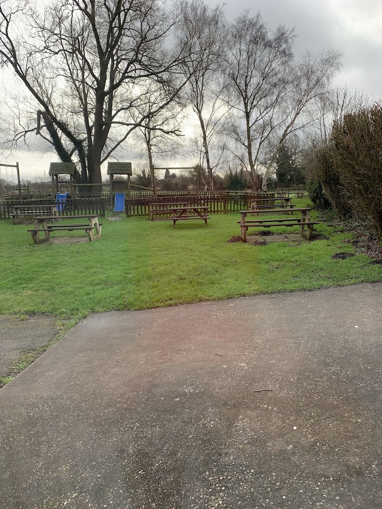 the dog and doublet inn