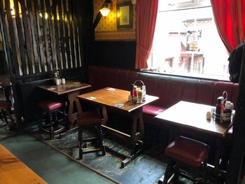 the dog and doublet inn