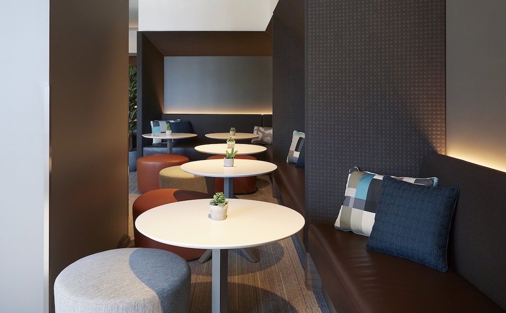 holiday inn express sydney airport an ihg hotel