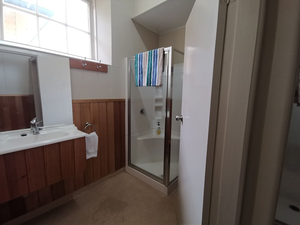 mickey bourkes koroit hotel