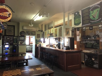 mickey bourkes koroit hotel