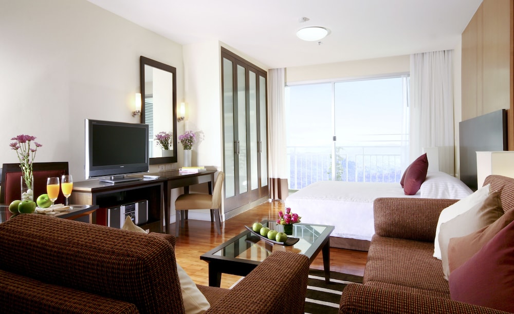 cape racha hotel