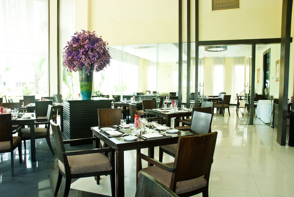 cape racha hotel