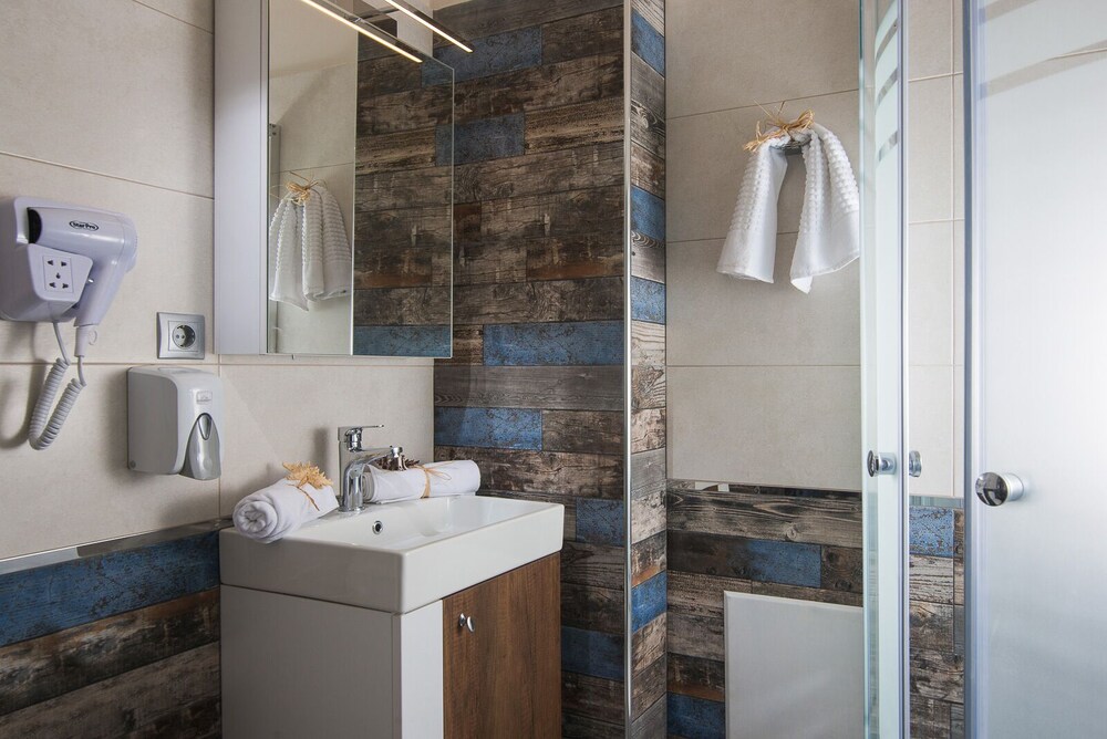 elimia suites and studios