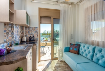 elimia suites and studios