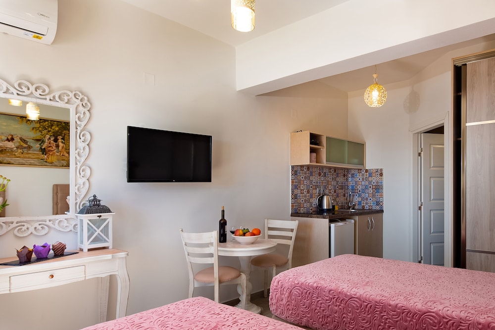 elimia suites and studios