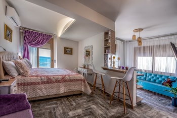 elimia suites and studios