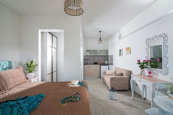 elimia suites and studios