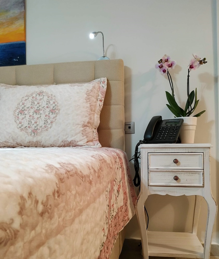 elimia suites and studios
