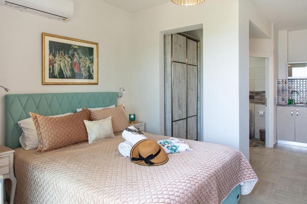 elimia suites and studios